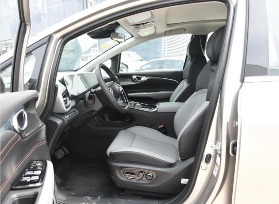 AION V 2020款 80 智领版 车厢座椅   前排空间