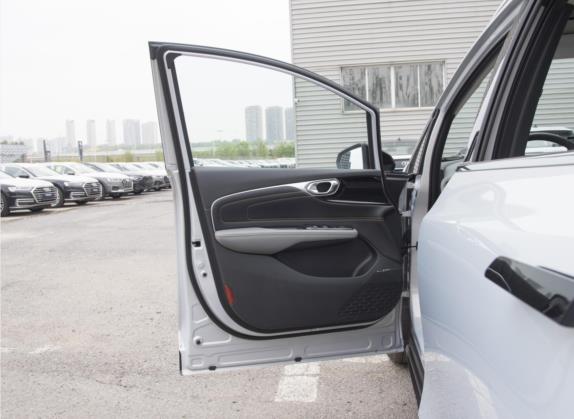 AION V 2022款 Plus 70 智领版 三元锂 车厢座椅   前门板