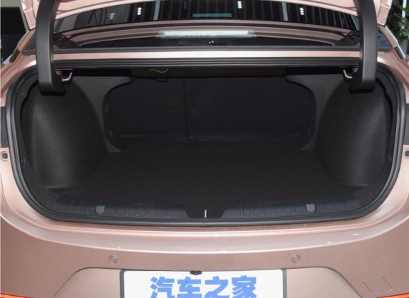 AION S Plus 2022款 70 智驾版 车厢座椅   后备厢