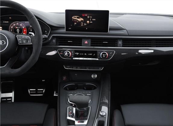 奥迪RS 4 2019款  RS 4 2.9T Avant 中控类   中控台