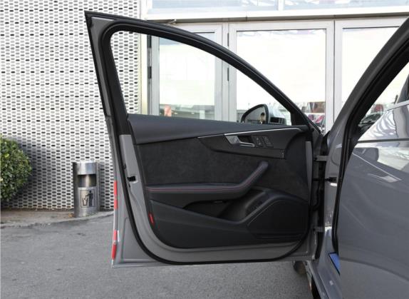 奥迪RS 4 2019款  RS 4 2.9T Avant 车厢座椅   前门板