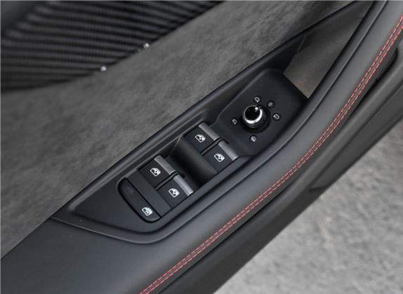 奥迪RS 4 2019款  RS 4 2.9T Avant 车厢座椅   门窗控制