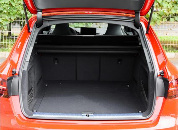 奥迪RS 4 2021款 RS4 Avant 暗金版 车厢座椅   后备厢