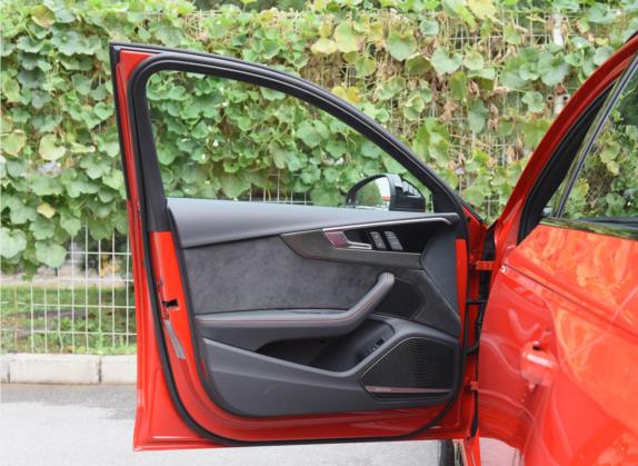 奥迪RS 4 2021款 RS4 Avant 暗金版 车厢座椅   前门板