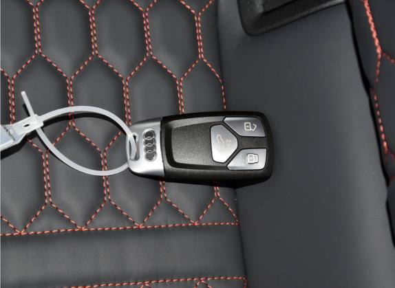 奥迪RS 4 2021款 RS4 Avant 黑曜版 其他细节类   钥匙