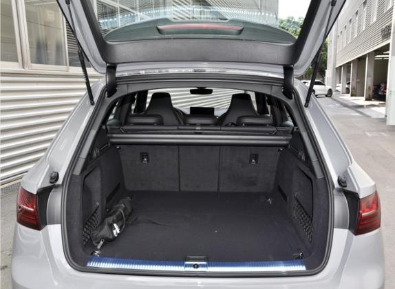 奥迪RS 4 2021款 RS4 Avant 黑曜版 车厢座椅   后备厢