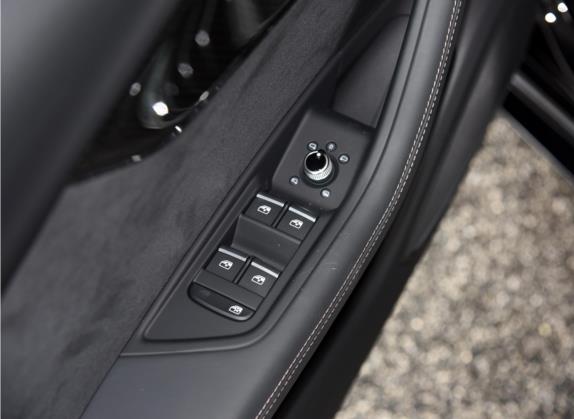 奥迪RS 4 2022款 RS4 Avant 暗金版 车厢座椅   门窗控制