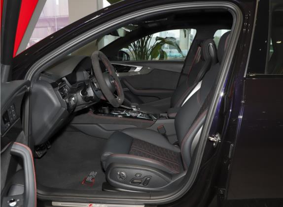 奥迪RS 4 2022款 RS4 Avant 黑曜版 车厢座椅   前排空间