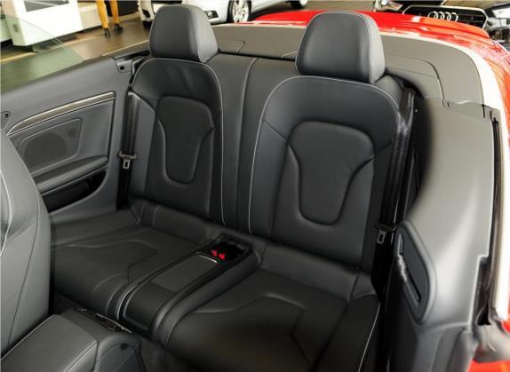 奥迪RS 5 2013款 RS 5 Cabriolet 车厢座椅   后排空间