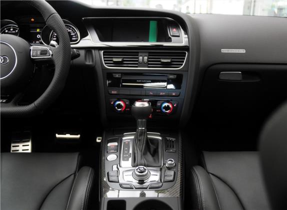 奥迪RS 5 2014款 RS 5 Coupe 特别版 中控类   中控台