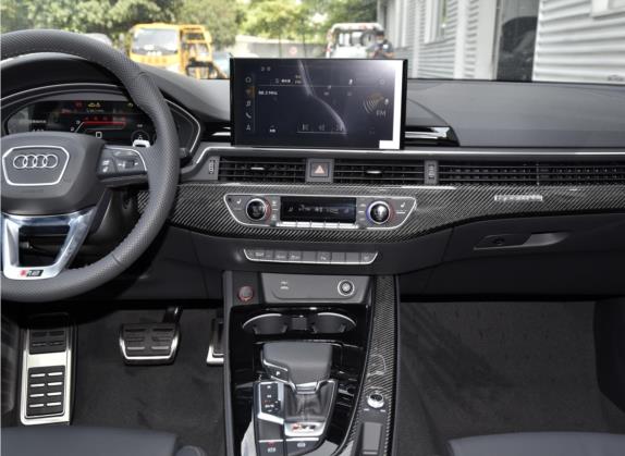 奥迪RS 5 2021款 RS 5 2.9T Coupe 暗金版 中控类   中控台