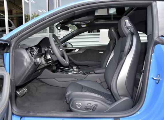 奥迪RS 5 2021款 RS 5 2.9T Coupe 暗金版 车厢座椅   前排空间