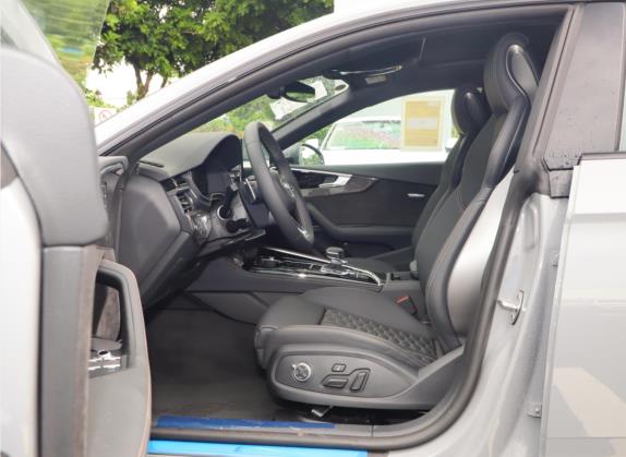 奥迪RS 5 2021款 RS 5 2.9T Sportback 暗金版 车厢座椅   前排空间