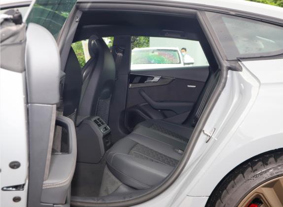 奥迪RS 5 2021款 RS 5 2.9T Sportback 暗金版 车厢座椅   后排空间