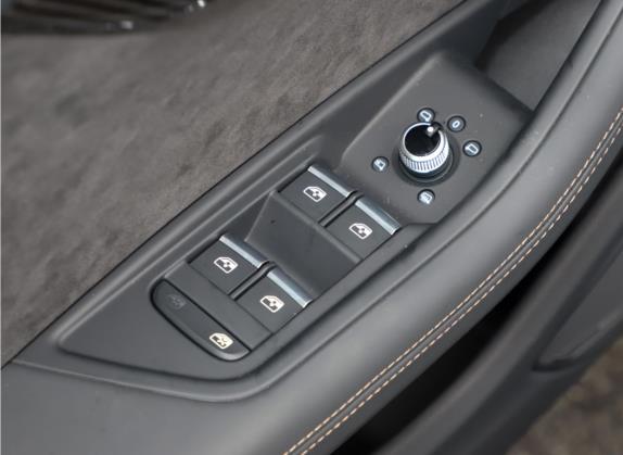 奥迪RS 5 2021款 RS 5 2.9T Sportback 暗金版 车厢座椅   门窗控制