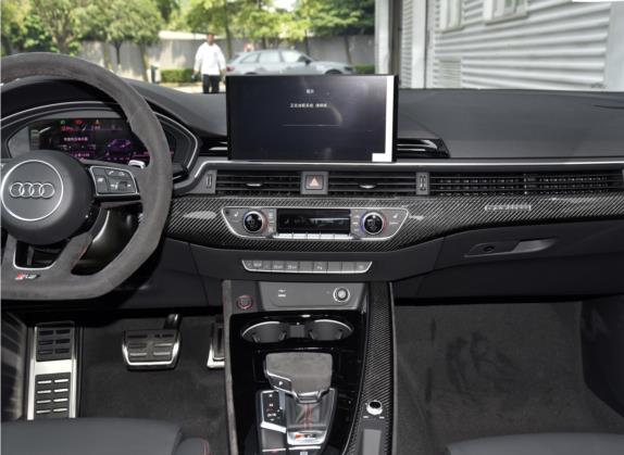 奥迪RS 5 2021款 RS 5 2.9T Sportback 黑曜版 中控类   中控台