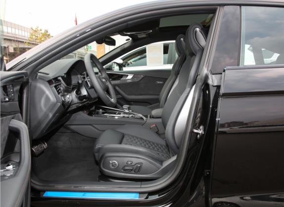 奥迪RS 5 2022款 RS 5 2.9T Sportback 暗金版 车厢座椅   前排空间