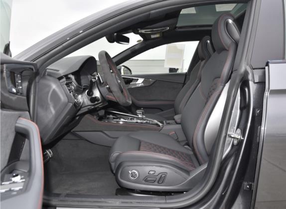 奥迪RS 5 2022款 RS 5 2.9T Sportback 黑曜版 车厢座椅   前排空间