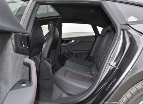 奥迪RS 5 2022款 RS 5 2.9T Sportback 黑曜版 车厢座椅   后排空间