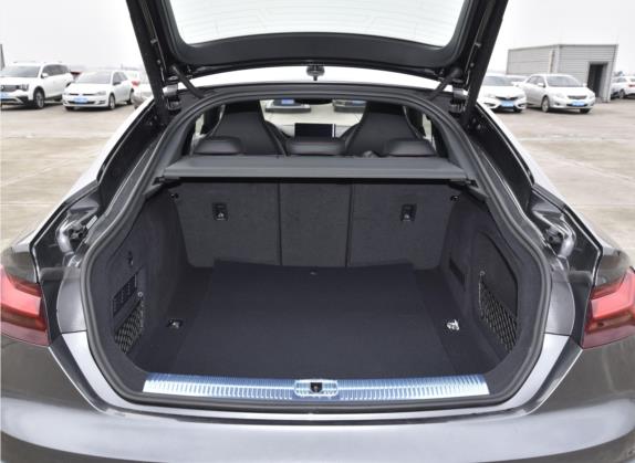 奥迪RS 5 2022款 RS 5 2.9T Sportback 黑曜版 车厢座椅   后备厢