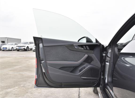 奥迪RS 5 2022款 RS 5 2.9T Sportback 黑曜版 车厢座椅   前门板