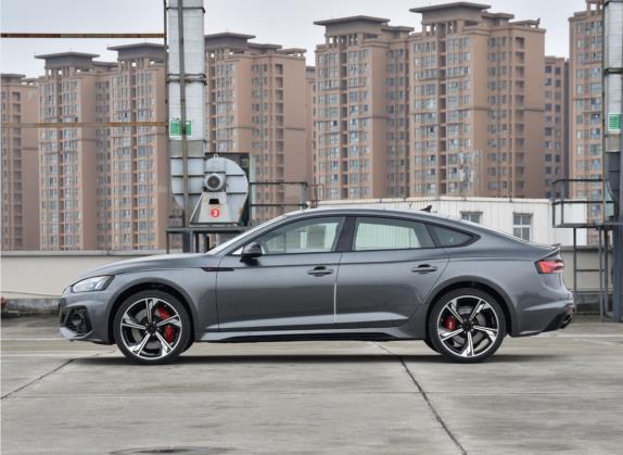 奥迪RS 5 2022款 RS 5 2.9T Sportback 黑曜版 外观   正侧