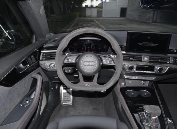 奥迪RS 5 2022款 RS 5 2.9T Coupe 黑曜版 中控类   驾驶位