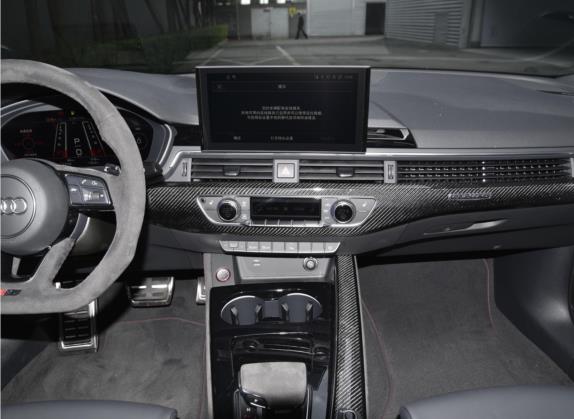 奥迪RS 5 2022款 RS 5 2.9T Coupe 黑曜版 中控类   中控台