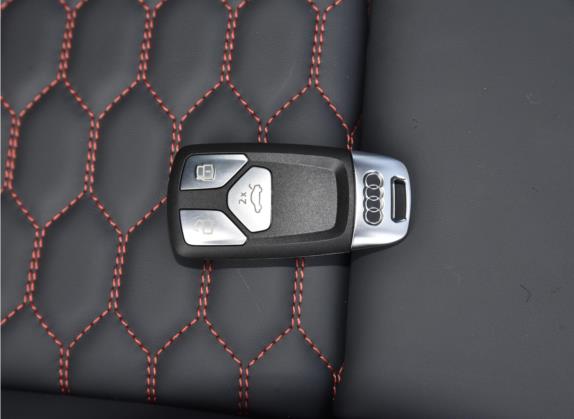 奥迪RS 5 2022款 RS 5 2.9T Coupe 黑曜版 其他细节类   钥匙