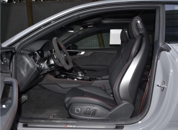 奥迪RS 5 2022款 RS 5 2.9T Coupe 黑曜版 车厢座椅   前排空间