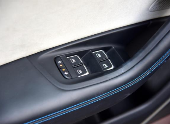 奥迪RS 6 2016款 RS 6 4.0T Avant 车厢座椅   门窗控制
