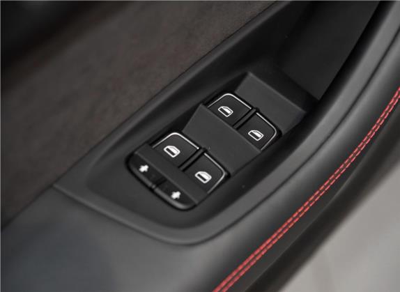 奥迪RS 6 2018款 RS 6 4.0T Avant尊享运动限量版 车厢座椅   门窗控制
