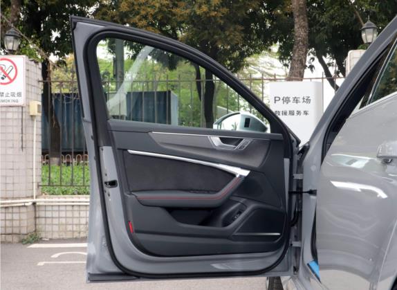 奥迪RS 6 2021款 RS 6 4.0T Avant 车厢座椅   前门板