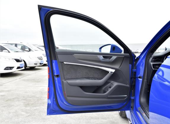 奥迪RS 6 2021款 RS 6 4.0T Avant 尊享版 车厢座椅   前门板