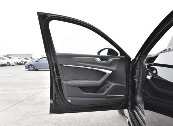 奥迪RS 6 2022款 RS 6 4.0T Avant 车厢座椅   前门板