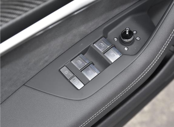 奥迪RS 6 2022款 RS 6 4.0T Avant 车厢座椅   门窗控制