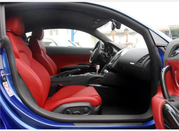 奥迪R8 2010款 5.2 FSI quattro 车厢座椅   前排空间