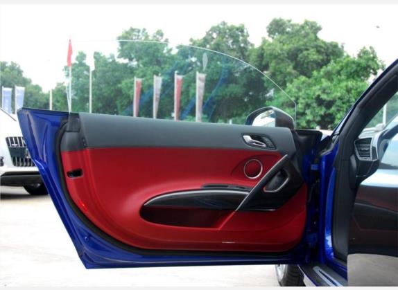 奥迪R8 2010款 5.2 FSI quattro 车厢座椅   前门板