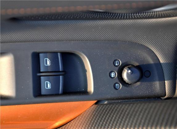 奥迪R8 2012款 5.2 FSI quattro 限量版 车厢座椅   门窗控制