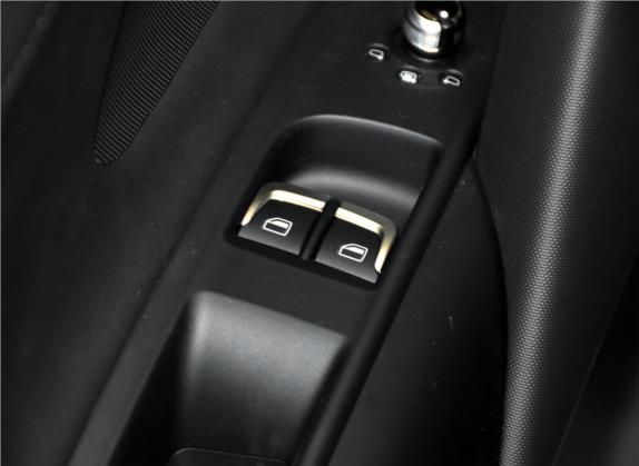 奥迪R8 2014款 Spyder 4.2 FSI quattro 车厢座椅   门窗控制