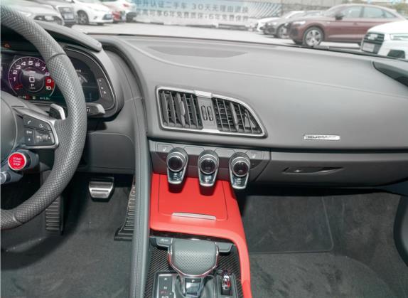 奥迪R8 2022款 V10 Coupe performance 中控类   中控台