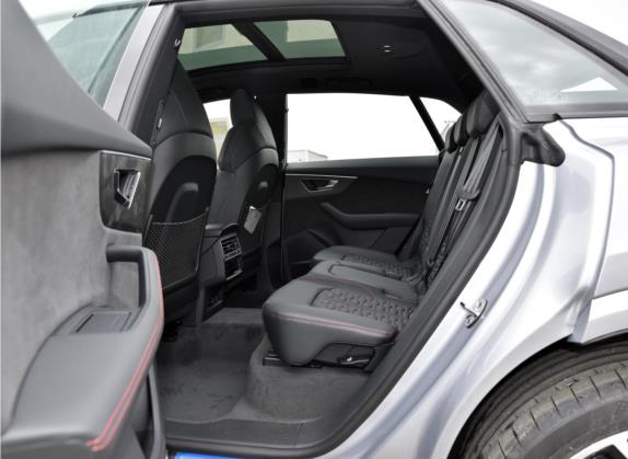 奥迪RS Q8 2021款 RS Q8 4.0T 车厢座椅   后排空间