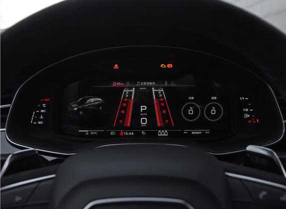 奥迪RS Q8 2021款 RS Q8 4.0T 尊享版 中控类   仪表盘