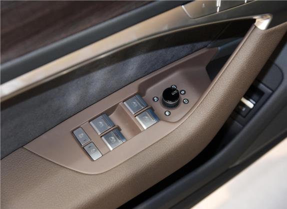 奥迪A7L 2022款 55 TFSI quattro S-line 境远型流晶套装 车厢座椅   门窗控制