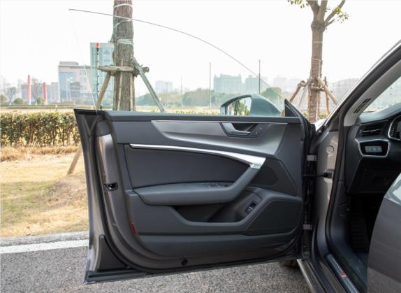 奥迪A7L 2022款 45 TFSI quattro S-line 见远型流晶套装 车厢座椅   前门板