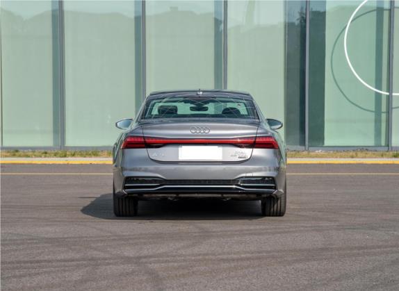 奥迪A7L 2022款 45 TFSI quattro S-line 见远型流晶套装 外观   正后