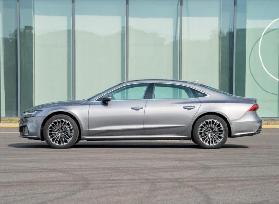 奥迪A7L 2022款 45 TFSI quattro S-line 见远型流晶套装 外观   正侧