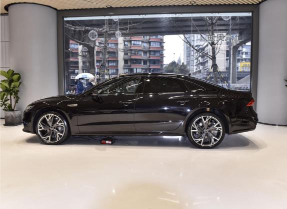 奥迪A7L 2022款 45 TFSI quattro S-line 黑武士版 外观   正侧