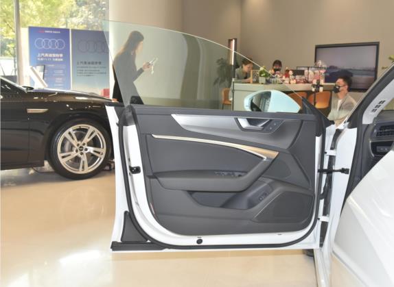 奥迪A7L 2022款 45 TFSI S-line 筑梦新生版 车厢座椅   前门板