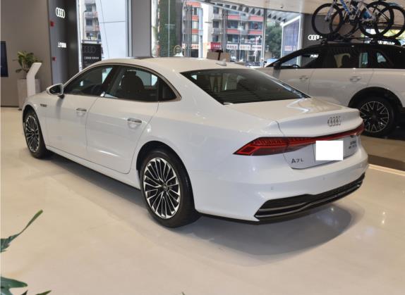 奥迪A7L 2022款 45 TFSI S-line 筑梦新生版 外观   斜后